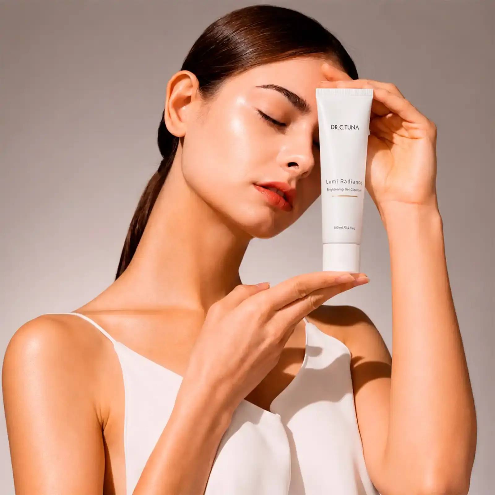 Dr. C. Tuna Lumi Radiance Gel de Limpeza
